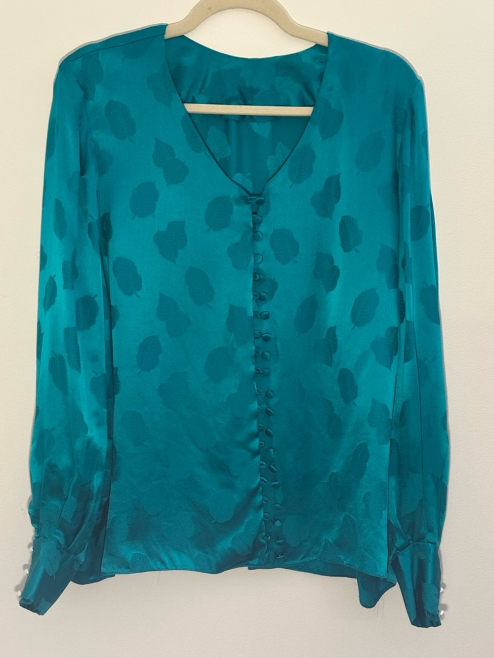 Vintage 100% Silk Teal Jacquard Button Front Blouse V-Neck Pearl Cuffs Size 8